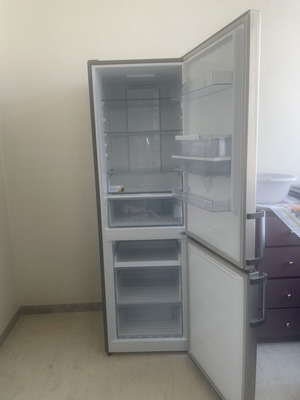 Delonghi refrigerator freezer