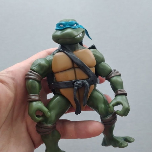 Leonardo Teenage Mutant Ninja Turtles 2002 action figure used
