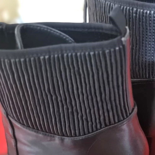 Migato women's black ankle boots like new, 10cm heel