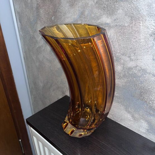 Vintage luxury vase like new with unique style