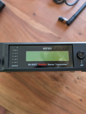MIPRO MI-909RT Digital In-Ear Wireless Set