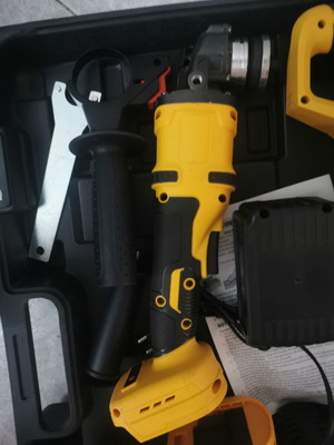 Tool set with 2 lithium batteries new