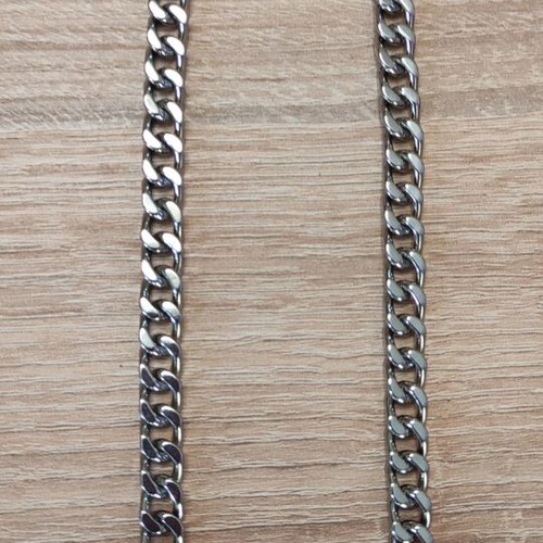Thin metal chain 8.2mm new, sold by the meter