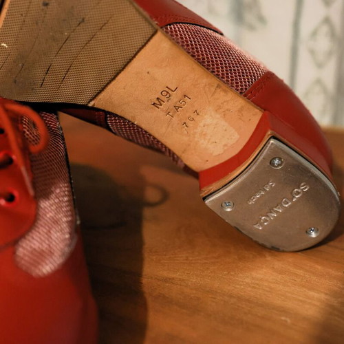 So Danca women's tap shoes size 38 like new, red