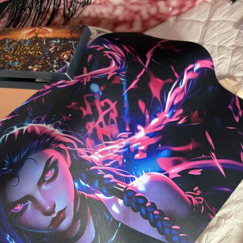 League of Legends gaming set with Jinx mouse pad and keycaps