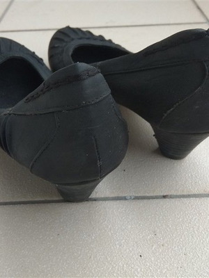 Black Italian pumps used size 38