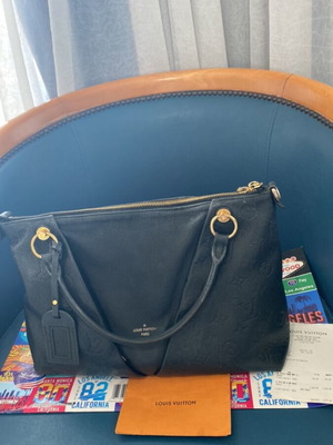Louis Vuitton bag used, black handbag with original receipt