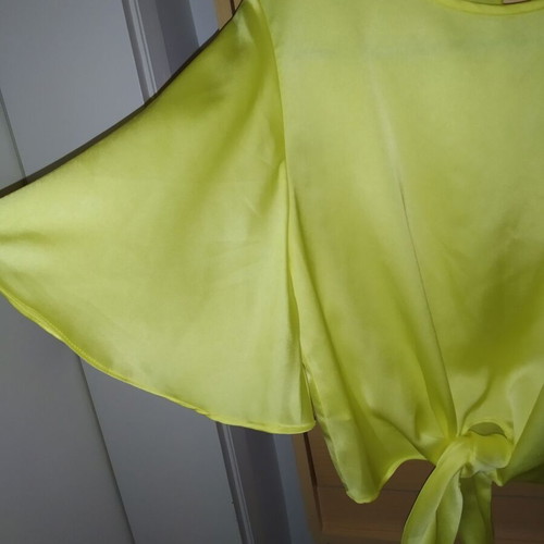 Desiree satin blouse new, size M, yellow