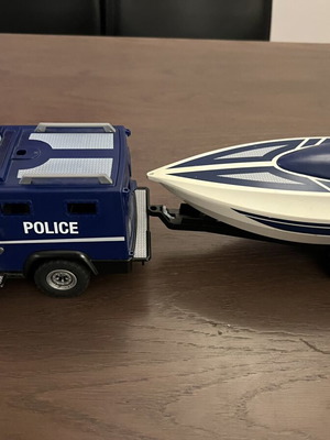 Playmobil Αστυνομικό όχημα με σκάφος και 4 φιγούρες σαν καινούργιο