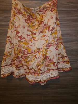 Max Mara Weekend floral skirt used, size L, beige