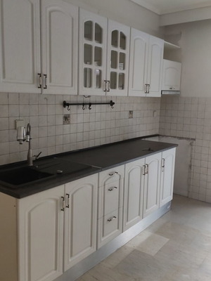 Kitchen cabinets used, excellent condition