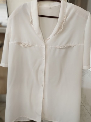 Vintage romantic shirt ecru with shoulder pads and openwork embroidery size XL - XXL like new
