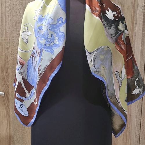 Floral scarf - handkerchief Etienne Aigner 100% silk like new, multicolor