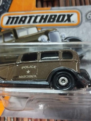 '33 Plymouth Sedan Matchbox car model 1:64 scale new