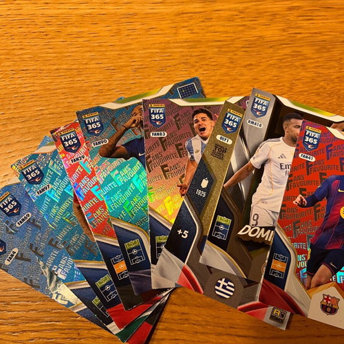Panini 365 2026 cards like new, pack of 28, blue red fans fav, dominator, badge