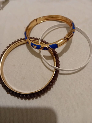 Metal bracelets like new, pack of 3