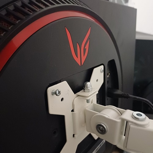 LG Ultragear 24" Gaming Monitor used with motherboard issue