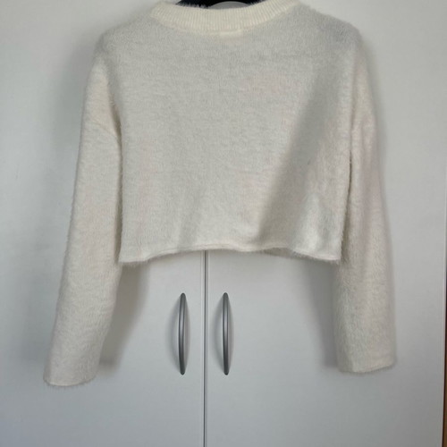 H&M fuzzy crop top new, white, size M