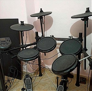 Ηλεκτρονικo Drum set Alesis &  ενισχυτής Roland