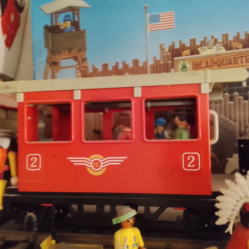 Playmobil 4001 train set with 2 carriages and 12 curved tracks, 1980