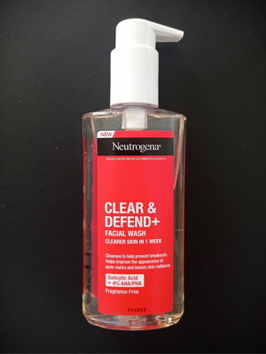 Neutrogena Clear & Defend+ Facial Wash 200ml, fragrance-free