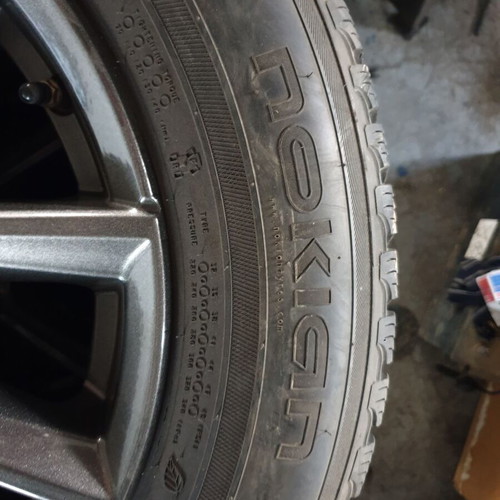 Nokian winter tire 225/65R17