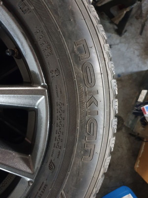Nokian winter tire 225/65R17