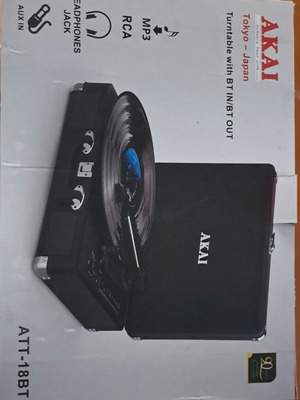 Akai ATT-18BT Turntable with Bluetooth and Built-in Speakers new