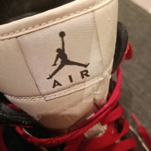 Air Jordan 1 Retro Mid used, size 40.5, black and red