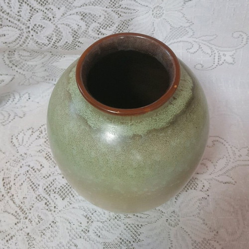 Vintage German ceramic vase like new, ombre brown and reseda shades