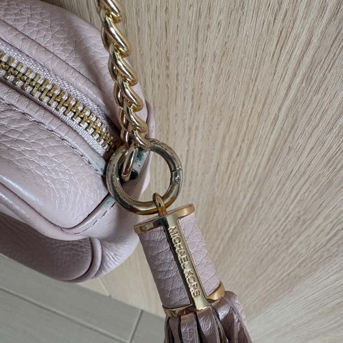 Michael Kors bag like new, soft pink color