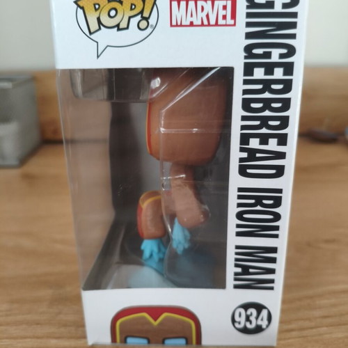 Funko Pop Marvel Gingerbread Iron Man 934 like new