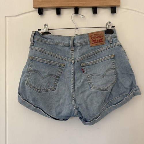 Levi's denim mom shorts used, size 28 waist UK 36-38 EU