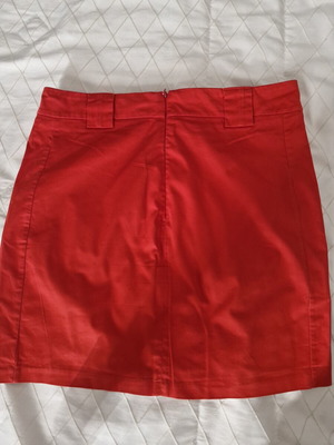 Rinascimento medium skirt like new, red