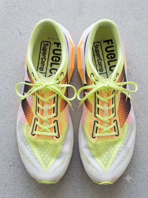 New Balance FuelCell SuperComp Elite v4 running shoes like new, size 44