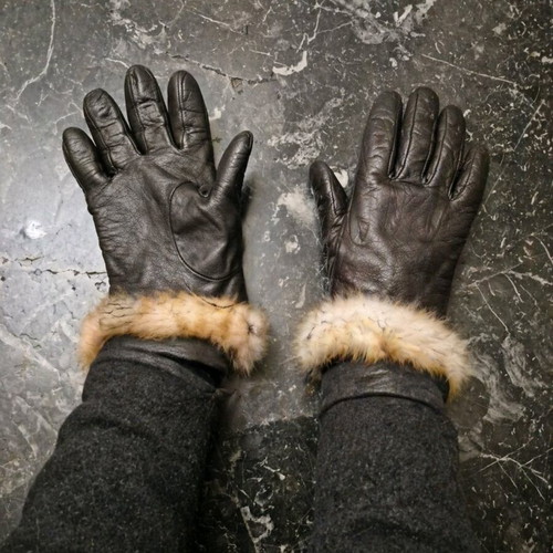 Leather gloves brown like new with fur trim