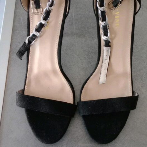 Black sandals like new with chain, size 40