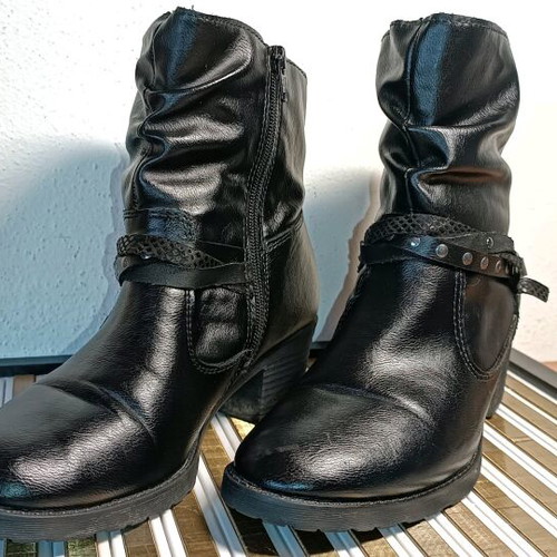 Black ankle boots used No39
