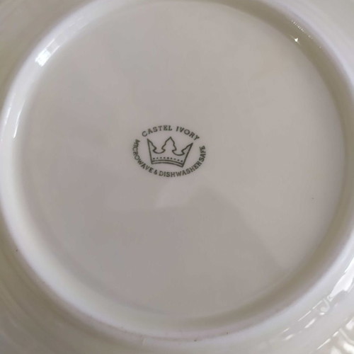 Castel Ivory porcelain plates set of 5 18cm used
