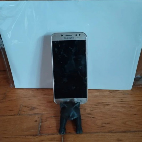 Cat-shaped phone stand 3D printed, new