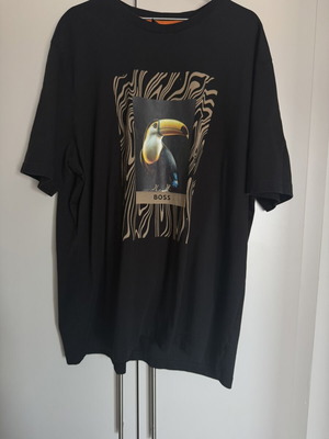 Boss Hugo Boss men's t-shirt 4XL like new with toucan print