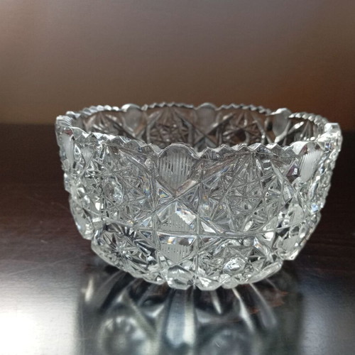 Vintage crystal bowl like new with carved designs