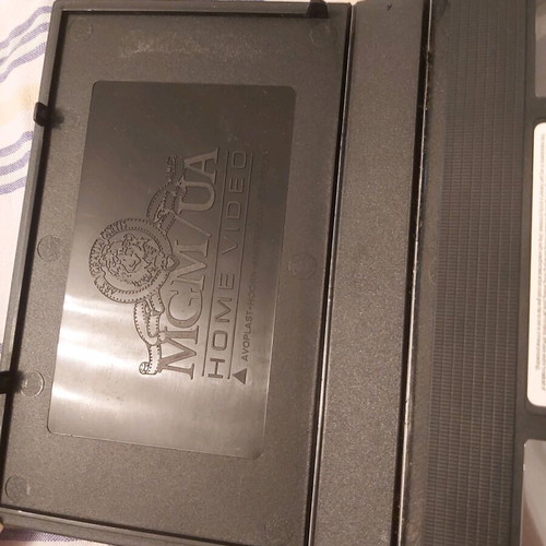 The Compleat Beatles Clamshell VHS tape like new, MGM Music 1986