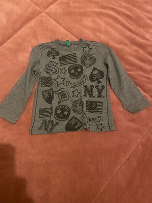 Benetton kids' shirt used for age 3-4, gray