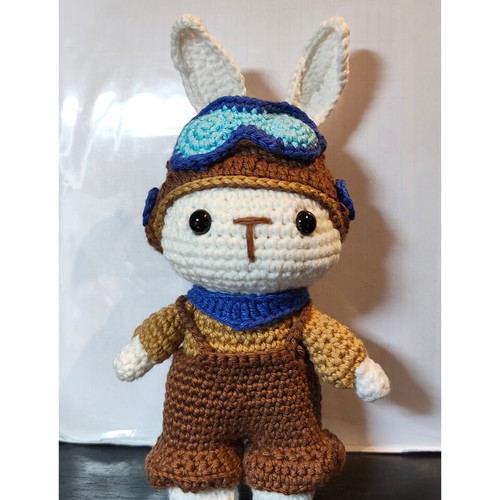 Pair of handmade amigurumi crochet dolls, 16 cm
