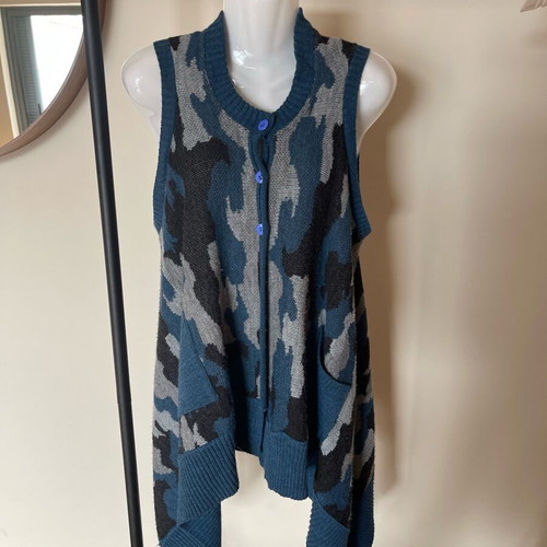 Agel knitted vest size M like new