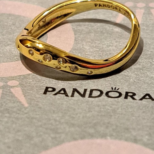 Pandora Essence ring size 8/56 new, gold plated with white zirconia