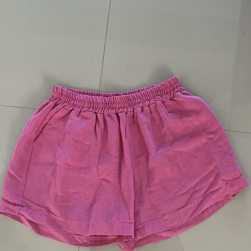 Fuchsia shirt and linen-type shorts set, like new, one size