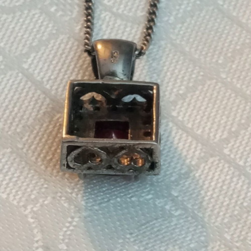 Silver 925 necklace with red zircon used
