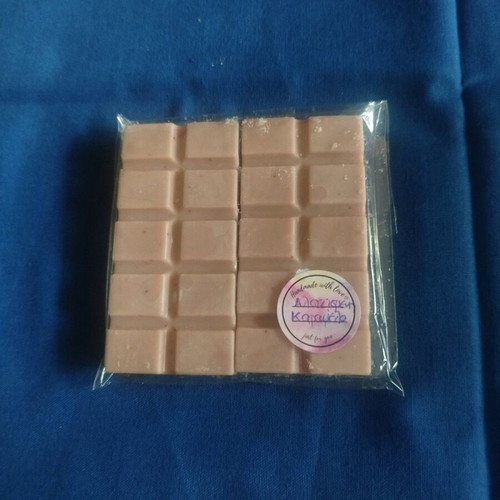 Handmade Wax Melt Bar with Salted Caramel Scent and 2 Pieces